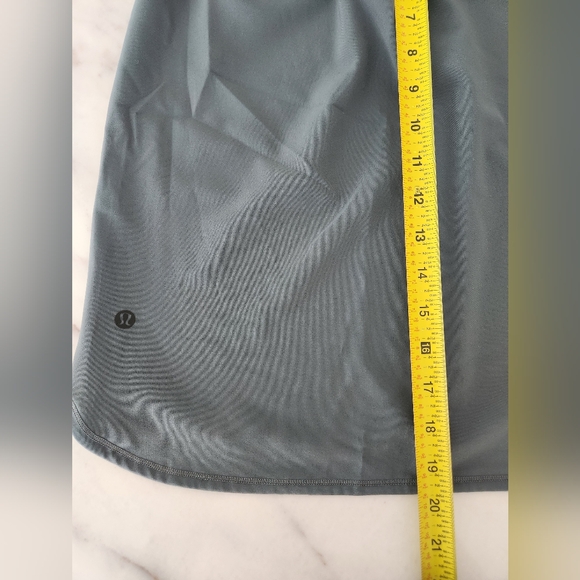 Lululemon Athletica‎ On The Fly Skirt size 2 - Picture 4 of 5